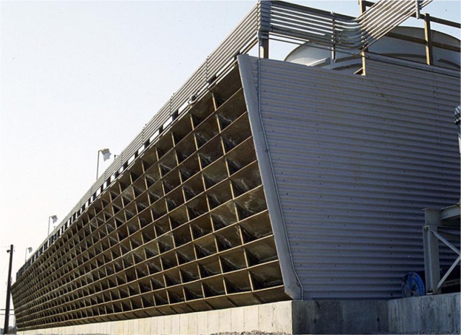 Torre de enfriamiento construida con triplay marino resistente