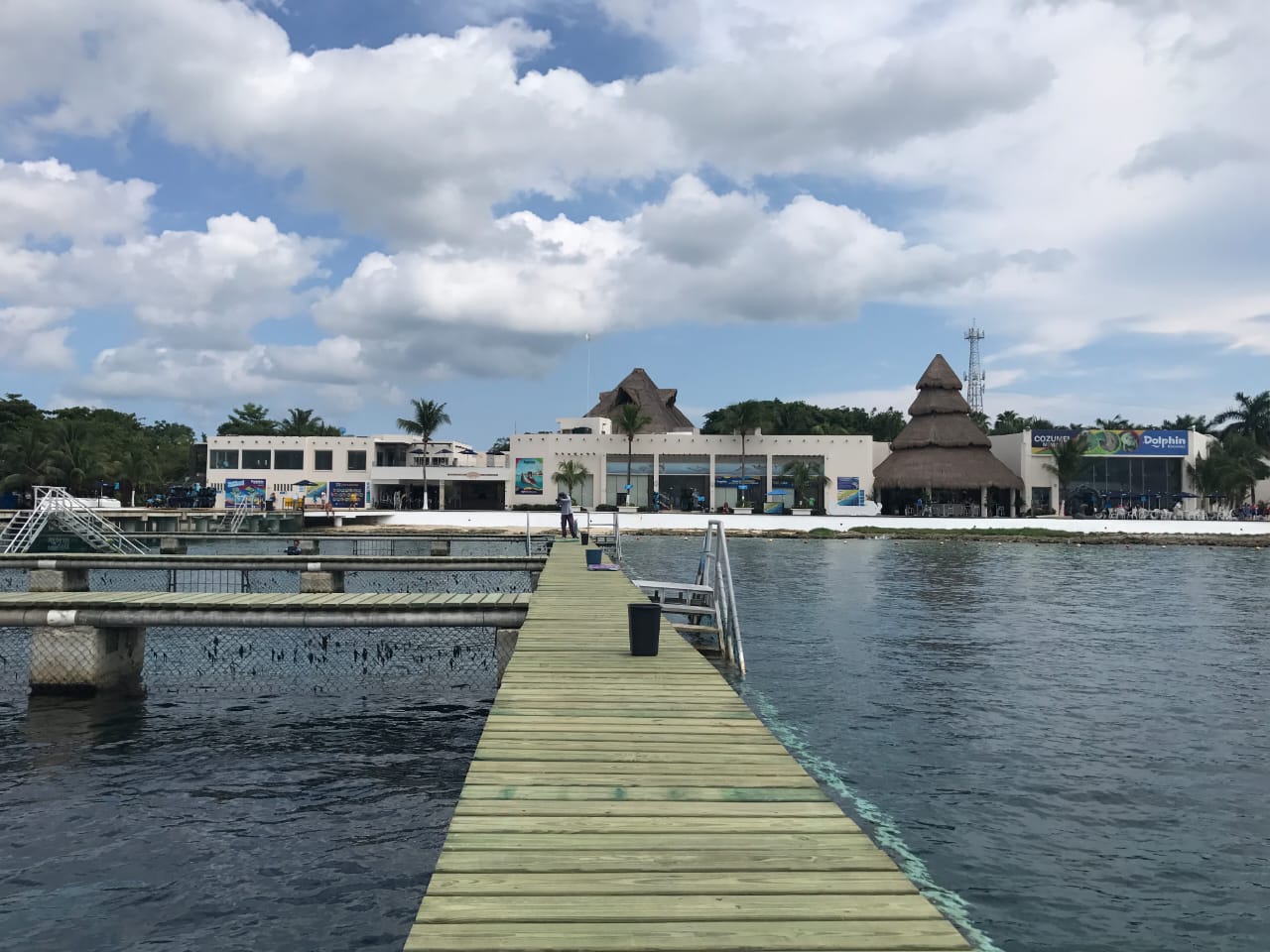 Muelle construido con triplay marino resistente a la humedad